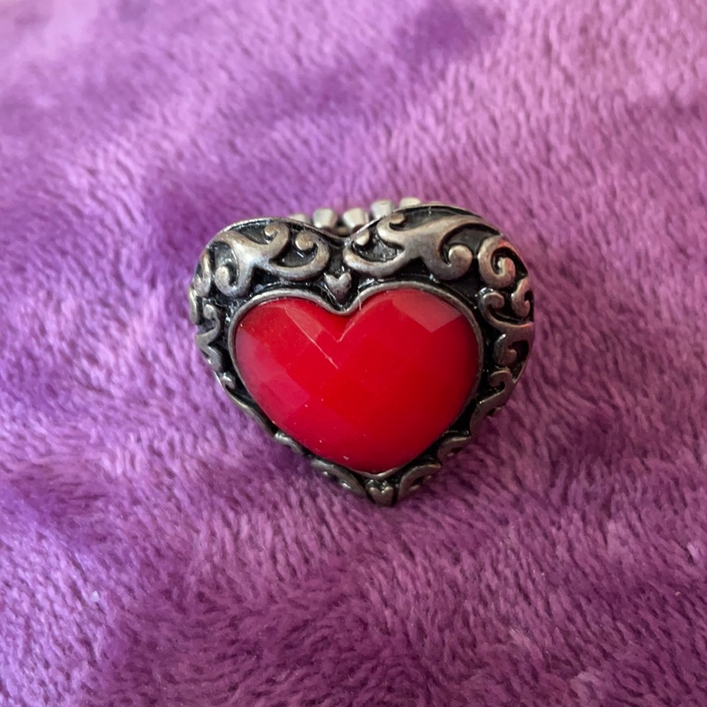 Heart shaped red ring with stretchy band ❤️